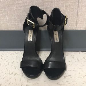 Steve Madden Black ankle strap heels